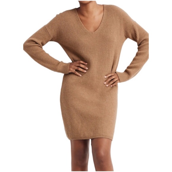 Madewell Dresses & Skirts - 💥PRICE DROP💥 Relaxed V-Neck Sweater Dress